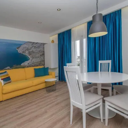 Antonio - Comfort One-bedroom With Balcony And Sea View - 4 Tucepi