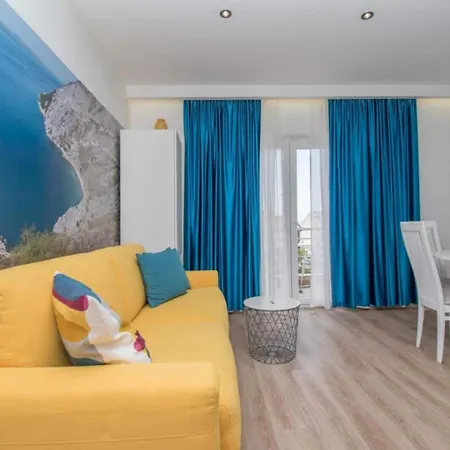 Antonio - Comfort One-bedroom With Balcony And Sea View - 4 Apartman Tucepi